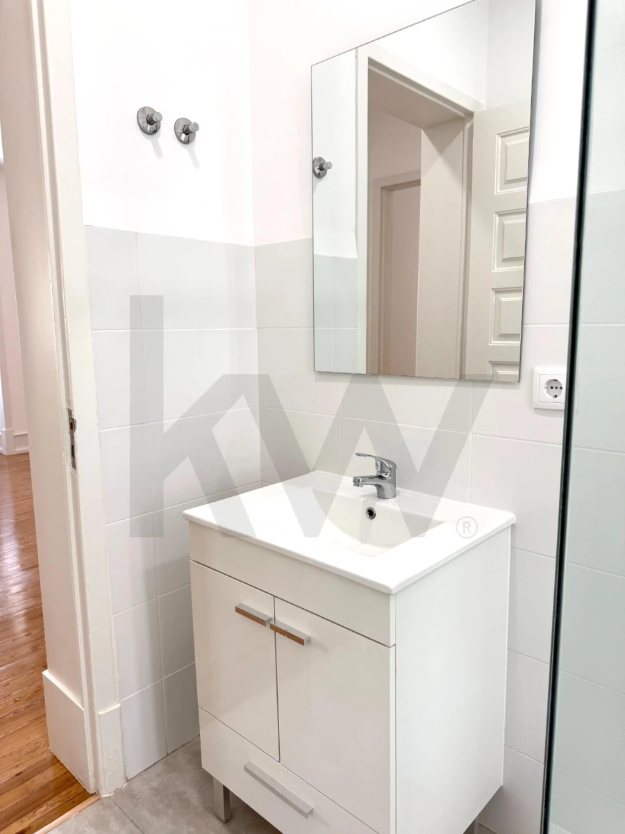 Apartamento T3 para Arrendamento em Campo de Ourique Foto 24