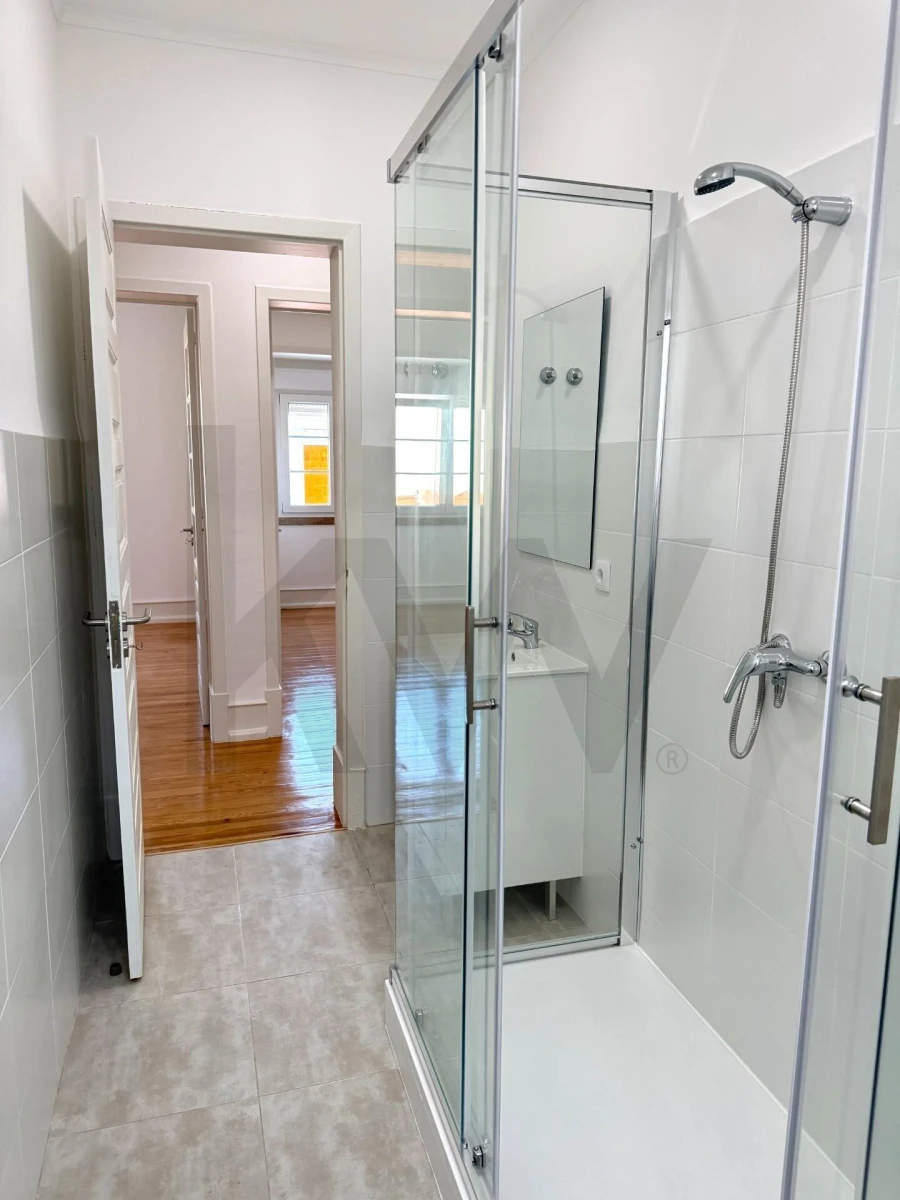 Apartamento T3 para Arrendamento em Campo de Ourique Foto 25