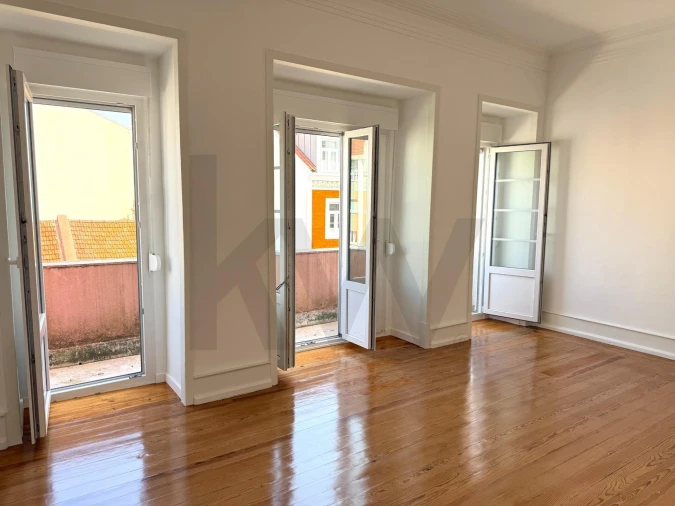 Apartamento T3 para Arrendamento em Campo de Ourique Foto 9