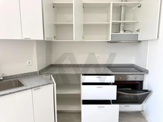 Apartamento T3 para Arrendamento em Campo de Ourique Foto 52