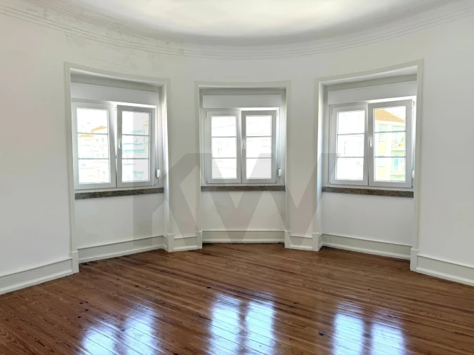 Apartamento T3 para Arrendamento em Campo de Ourique Foto 3