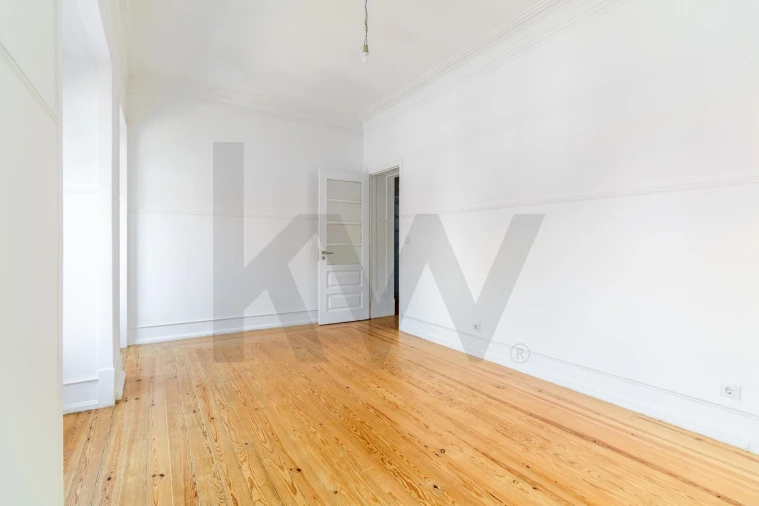 Apartamento T3 para Arrendamento em Campo de Ourique Foto 6