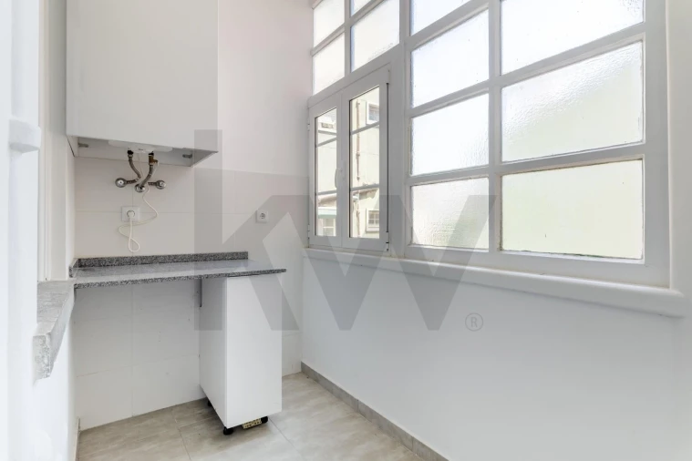 Apartamento T3 para Arrendamento em Campo de Ourique Foto 10