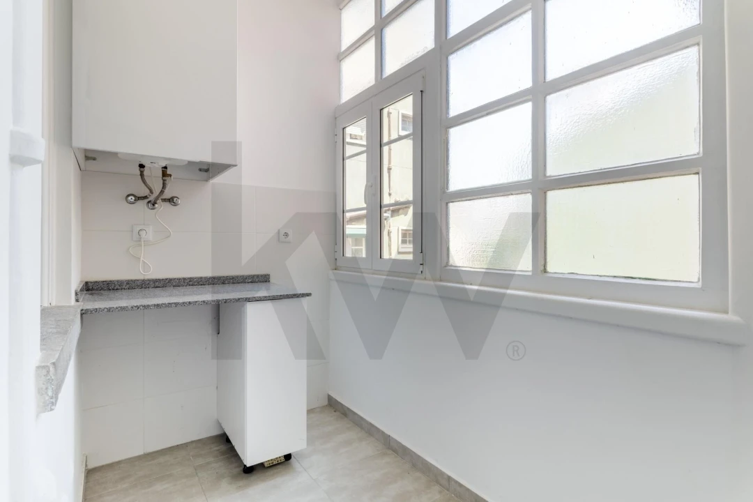 Apartamento T3 para Arrendamento em Campo de Ourique Foto 10