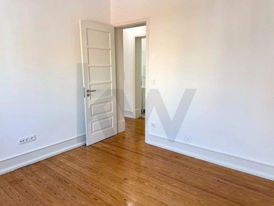 Apartamento T3 para Arrendamento em Campo de Ourique Foto 22