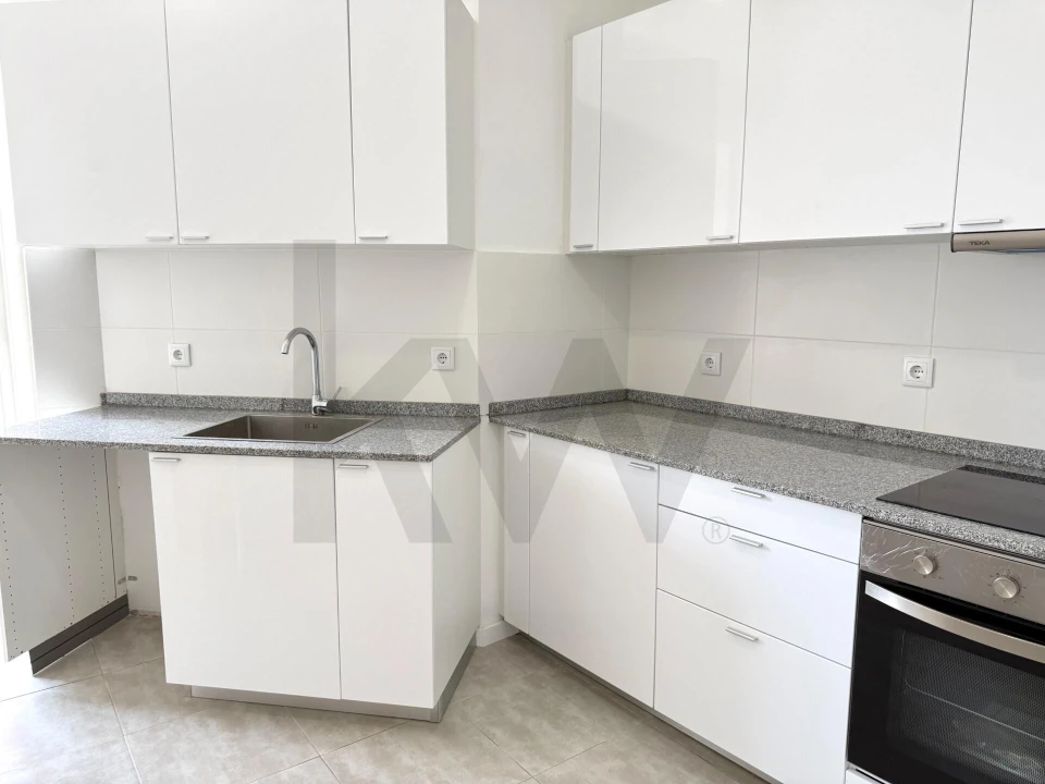 Apartamento T3 para Arrendamento em Campo de Ourique Foto 42