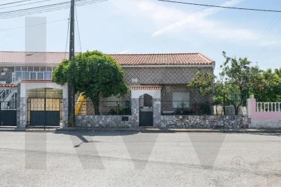 Moradia T3 para Venda em Santo Antão e São Julião do Tojal