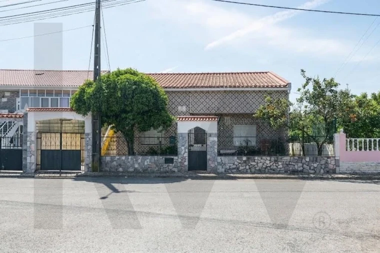 Moradia T3 para Venda em Santo Antão e São Julião do Tojal Foto 2
