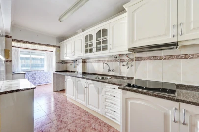 Apartamento T4 para Venda em Queluz e Belas