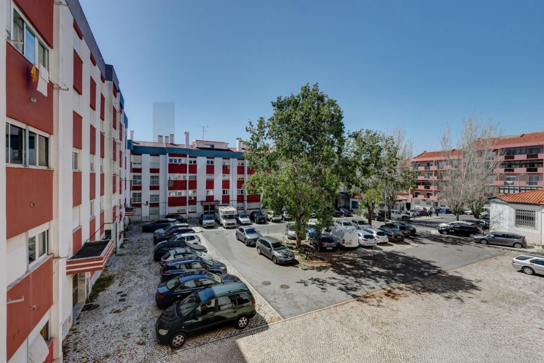 Apartamento T4 para Venda em Queluz e Belas Foto 1