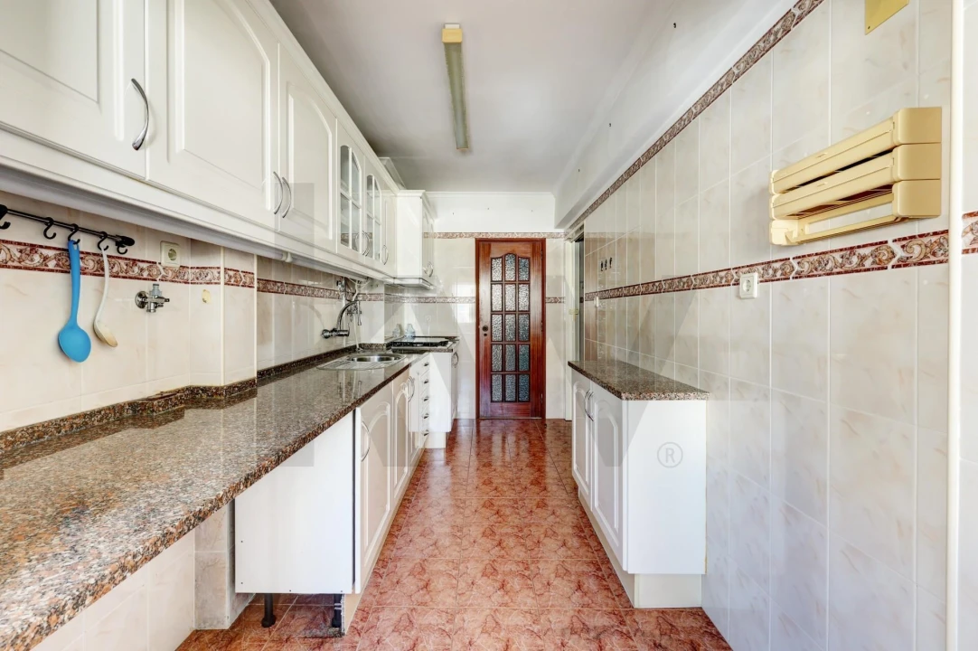 Apartamento T4 para Venda em Queluz e Belas Foto 8