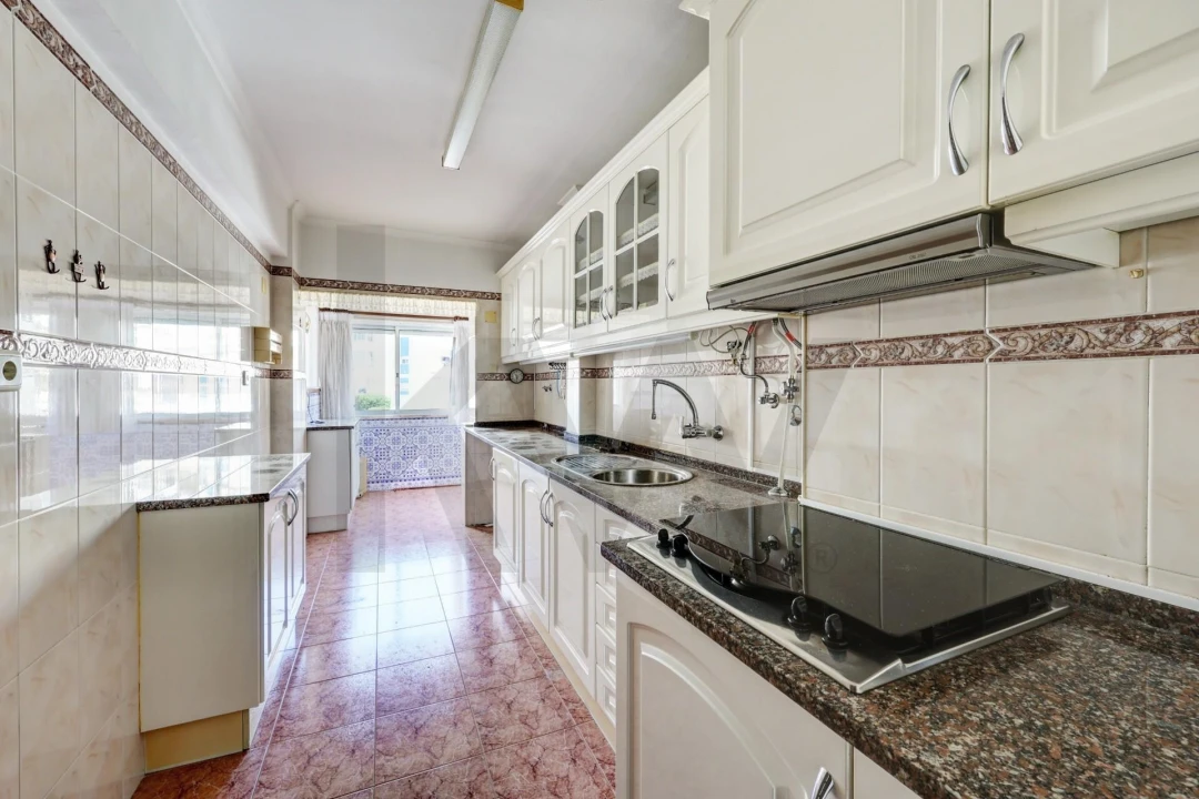 Apartamento T4 para Venda em Queluz e Belas Foto 4