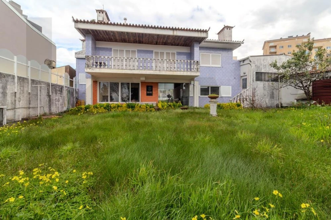 Moradia T4 para Venda em Canelas Foto 3