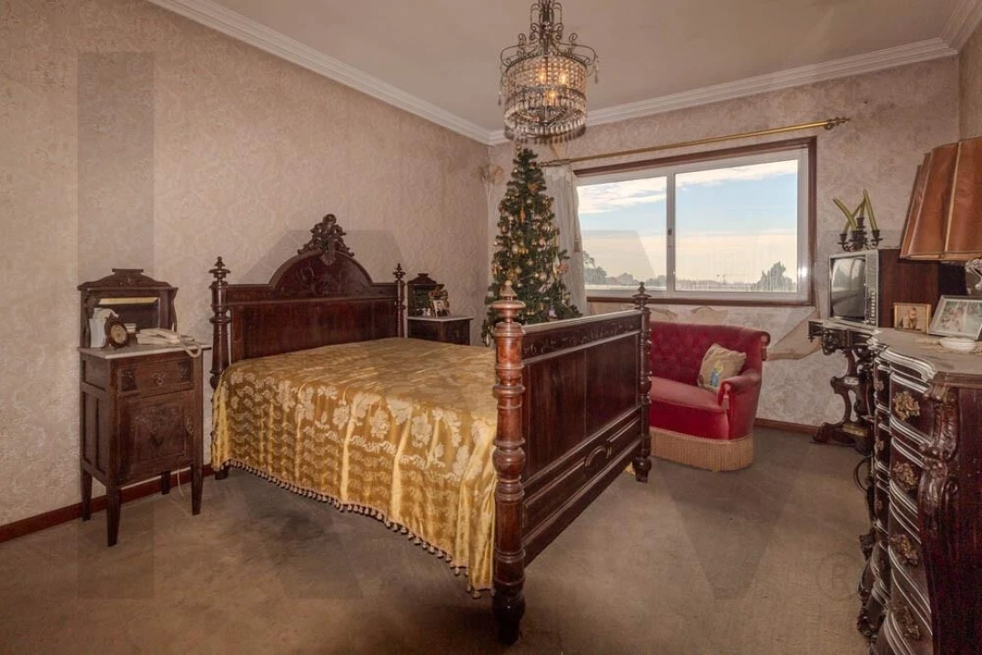 Moradia T4 para Venda em Canelas Foto 18