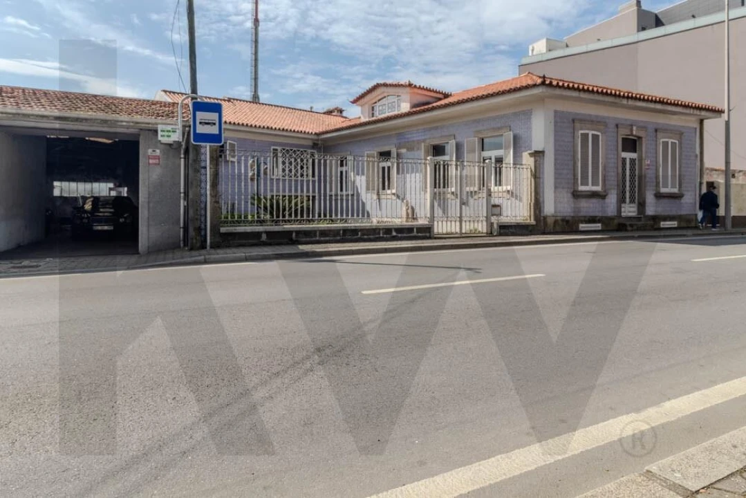 Moradia T4 para Venda em Canelas Foto 7