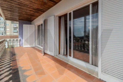 Moradia T4 para Venda em Canelas