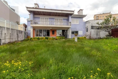 Moradia T4 para Venda em Canelas