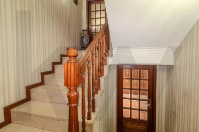 Moradia T4 para Venda em Canelas