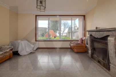 Moradia T4 para Venda em Canelas