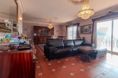 Moradia T4 para Venda em Canelas