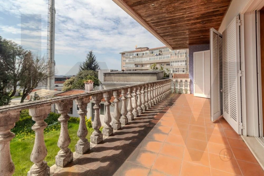 Moradia T4 para Venda em Canelas Foto 26