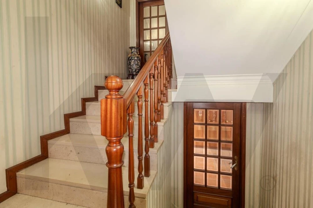 Moradia T4 para Venda em Canelas Foto 13