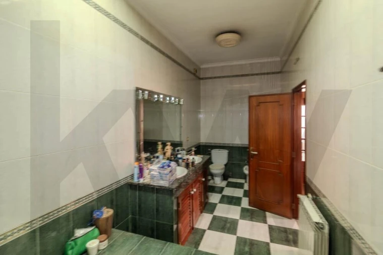 Moradia T4 para Venda em Canelas Foto 36