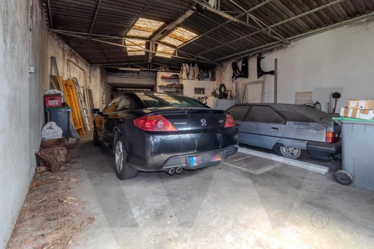 Moradia T4 para Venda em Canelas Foto 32