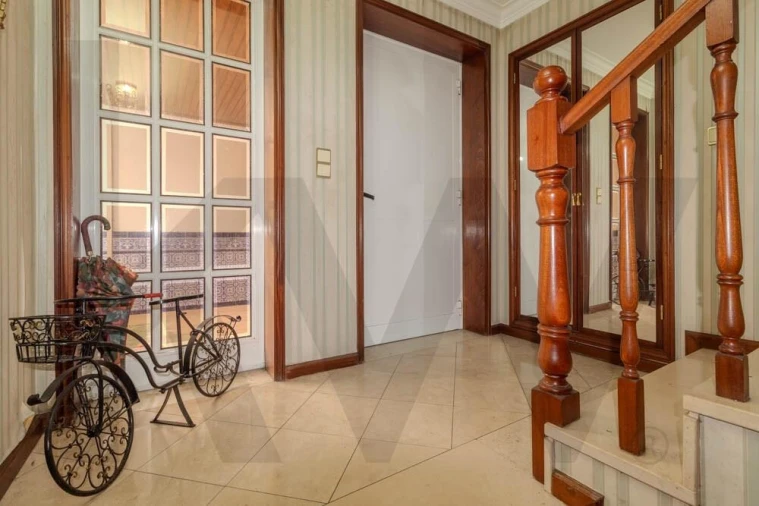 Moradia T4 para Venda em Canelas Foto 14