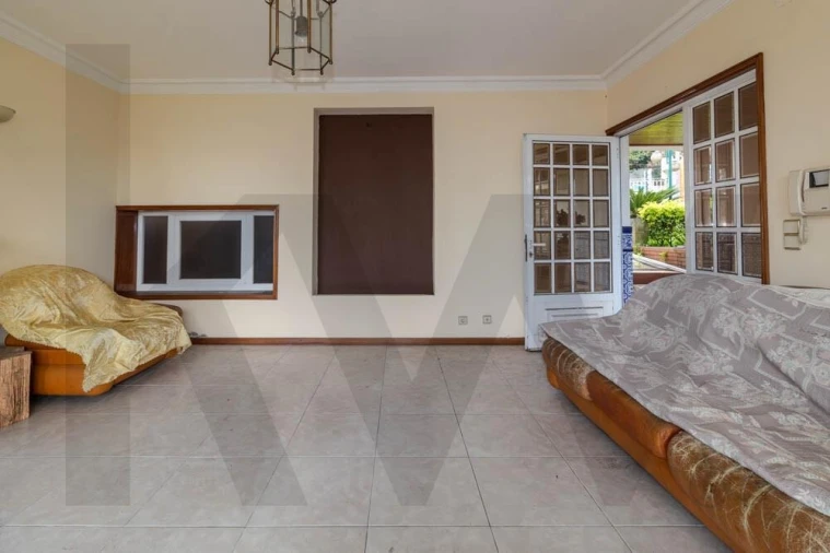 Moradia T4 para Venda em Canelas Foto 12