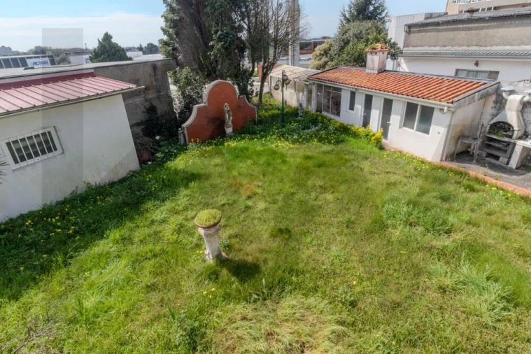 Moradia T4 para Venda em Canelas Foto 31