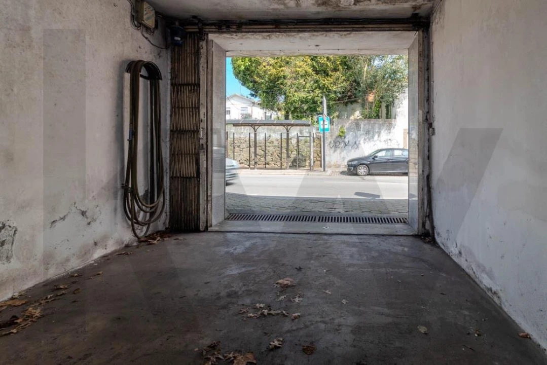 Moradia T4 para Venda em Canelas Foto 33