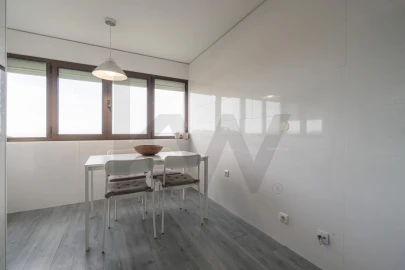 Apartamento T3 para Venda em Sé Nova, Santa Cruz, Almedina e São Bartolomeu