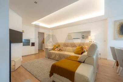 Apartamento T3 para Venda em Sé Nova, Santa Cruz, Almedina e São Bartolomeu