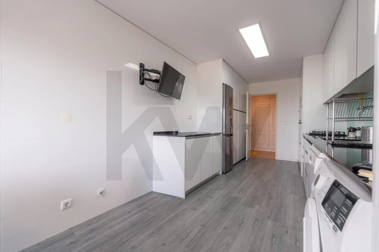 Apartamento T3 para Venda em Sé Nova, Santa Cruz, Almedina e São Bartolomeu Foto 11