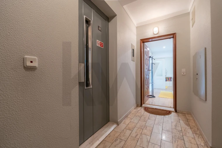 Apartamento T3 para Venda em Sé Nova, Santa Cruz, Almedina e São Bartolomeu Foto 26