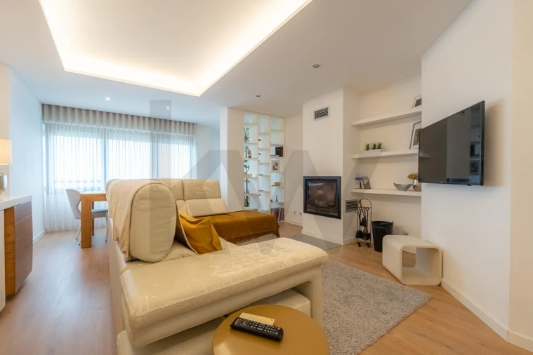 Apartamento T3 para Venda em Sé Nova, Santa Cruz, Almedina e São Bartolomeu Foto 2