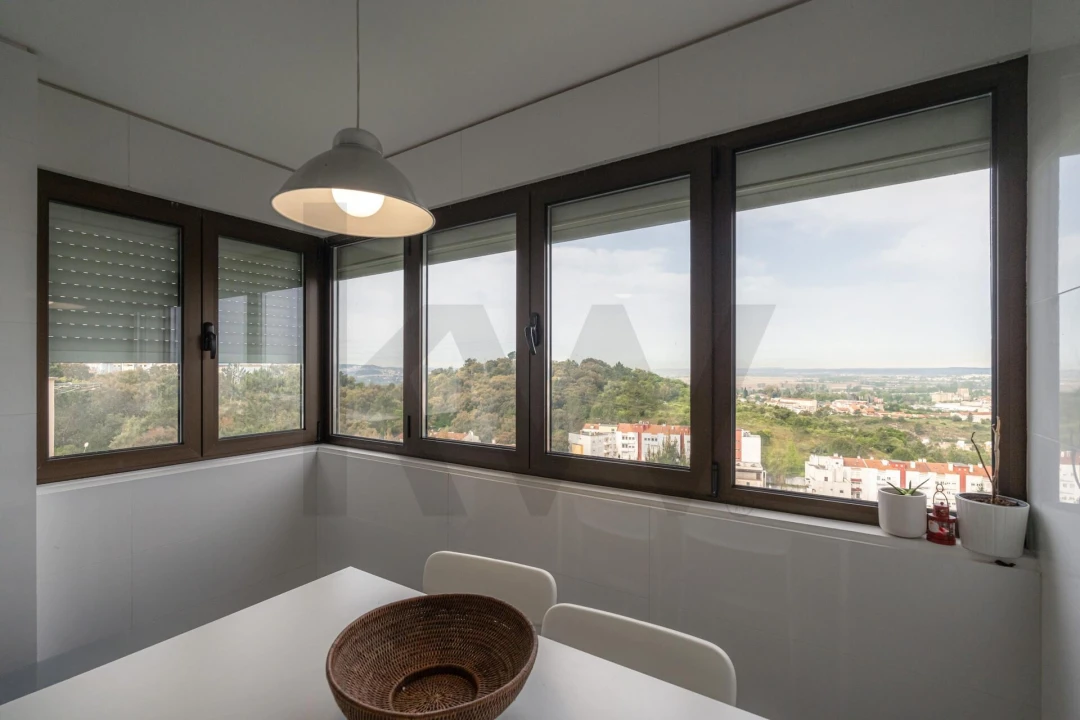 Apartamento T3 para Venda em Sé Nova, Santa Cruz, Almedina e São Bartolomeu Foto 9