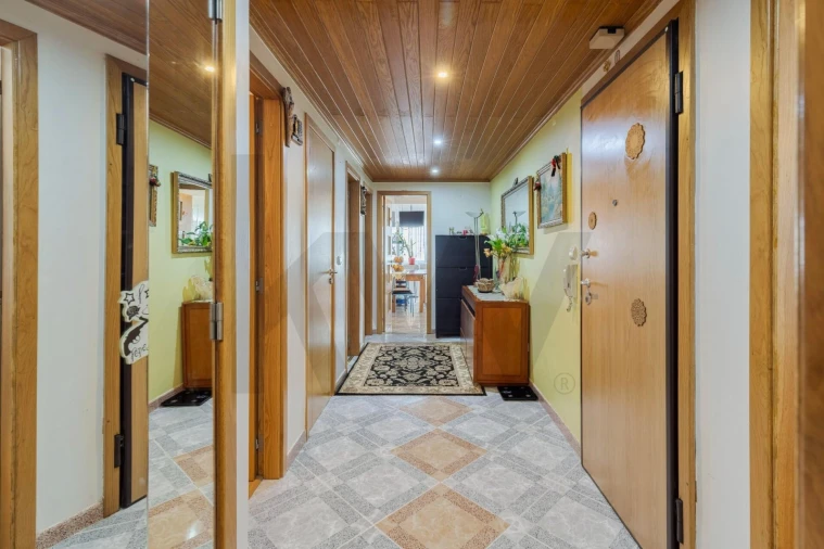 Apartamento T3 para Venda em Laranjeiro e Feijó Foto 2