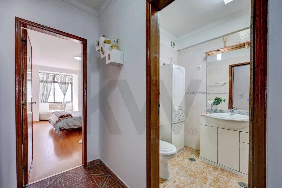 Apartamento T2 para Venda em Rio de Mouro Foto 32