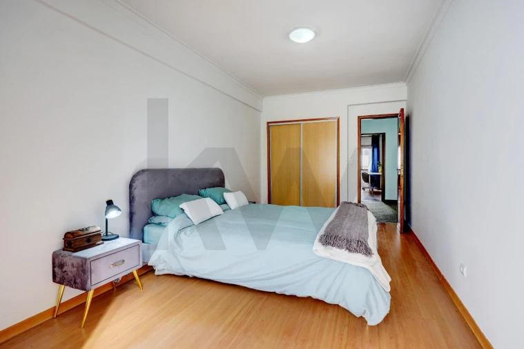 Apartamento T2 para Venda em Rio de Mouro Foto 25