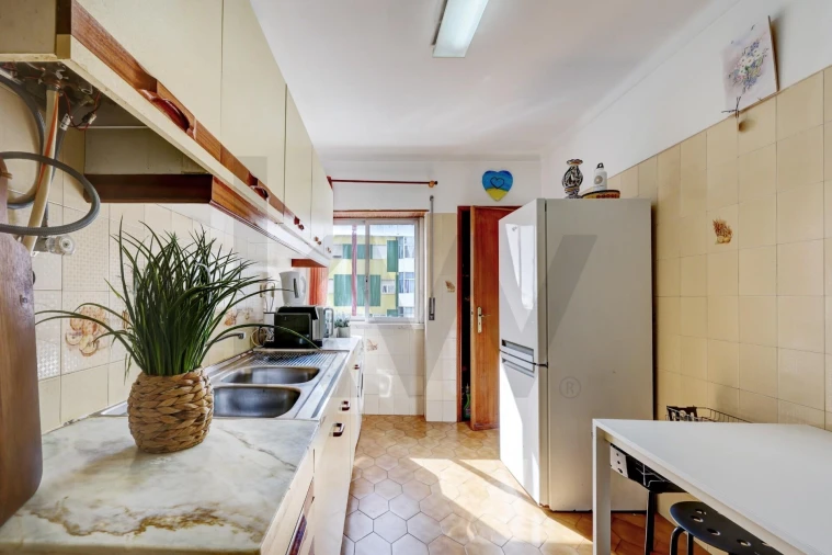 Apartamento T2 para Venda em Rio de Mouro Foto 17