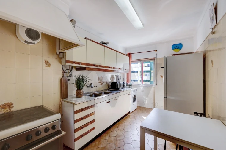 Apartamento T2 para Venda em Rio de Mouro Foto 16