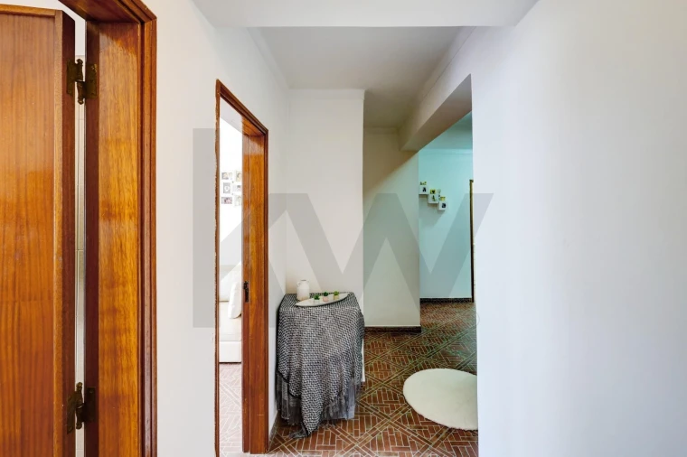 Apartamento T2 para Venda em Rio de Mouro Foto 9