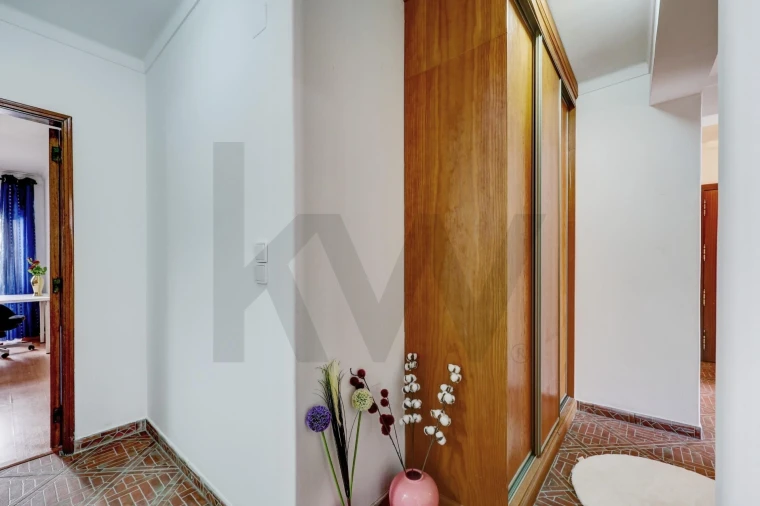 Apartamento T2 para Venda em Rio de Mouro Foto 13