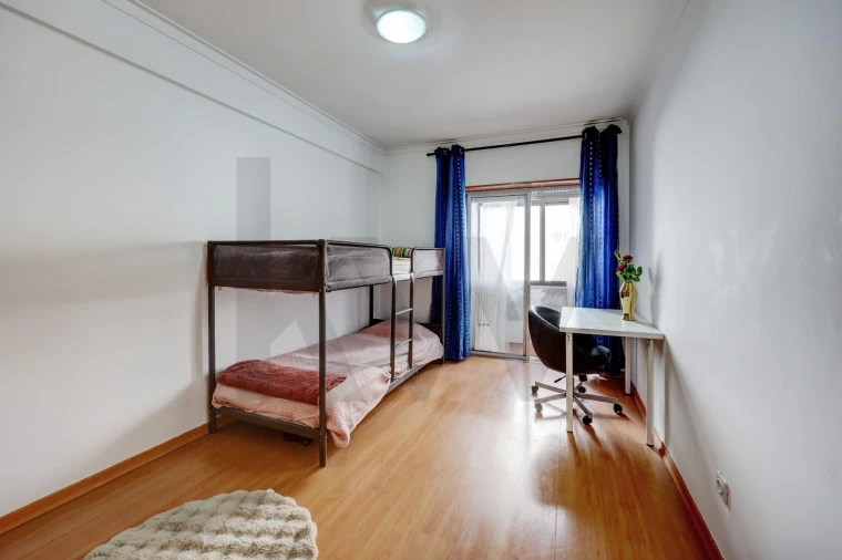 Apartamento T2 para Venda em Rio de Mouro Foto 29