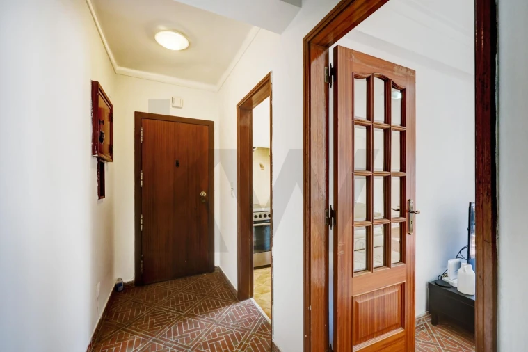 Apartamento T2 para Venda em Rio de Mouro Foto 11