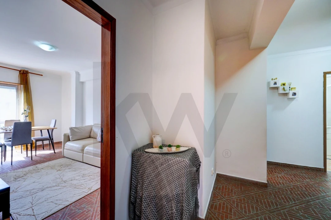 Apartamento T2 para Venda em Rio de Mouro Foto 7