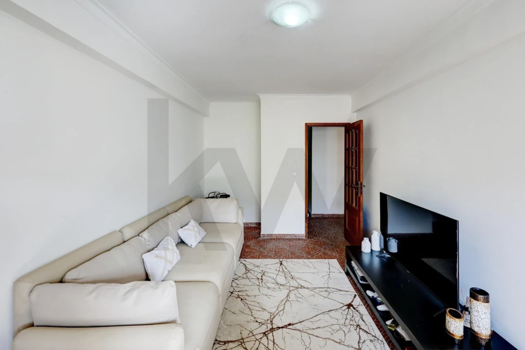 Apartamento T2 para Venda em Rio de Mouro Foto 5