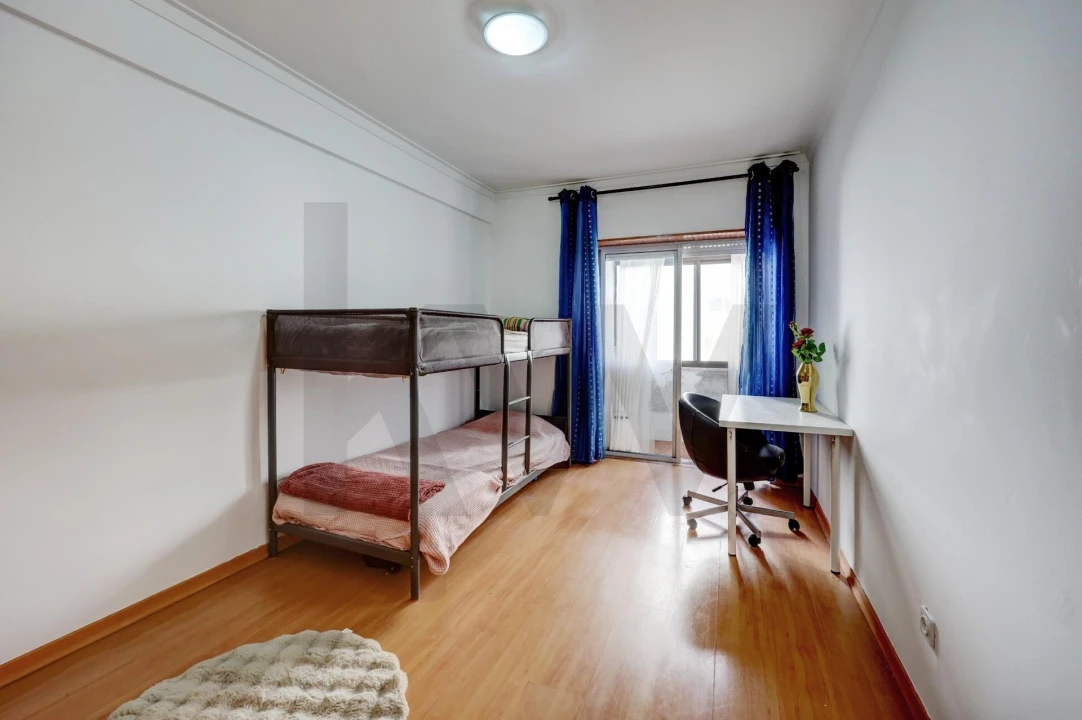 Apartamento T2 para Venda em Rio de Mouro Foto 29